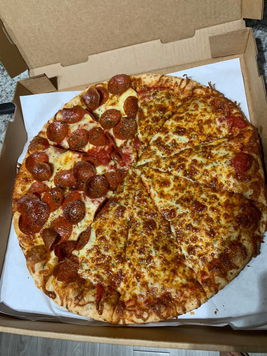 EatinErni tweet media