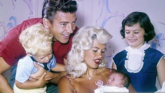DrBuzz_Forensic's tweet image. Actress #JayneMansfield was #BornOnThisDay April 19, 1933. A film star during the late 1950s &amp;amp; early 1960s, best remembered for the films, The Girl Can't Help It (1956) &amp;amp; Will Success Spoil Rock Hunter? (1957) Passed in 1967 (age 34) from an auto accident. #RIP #GoneTooSoon #BOTD