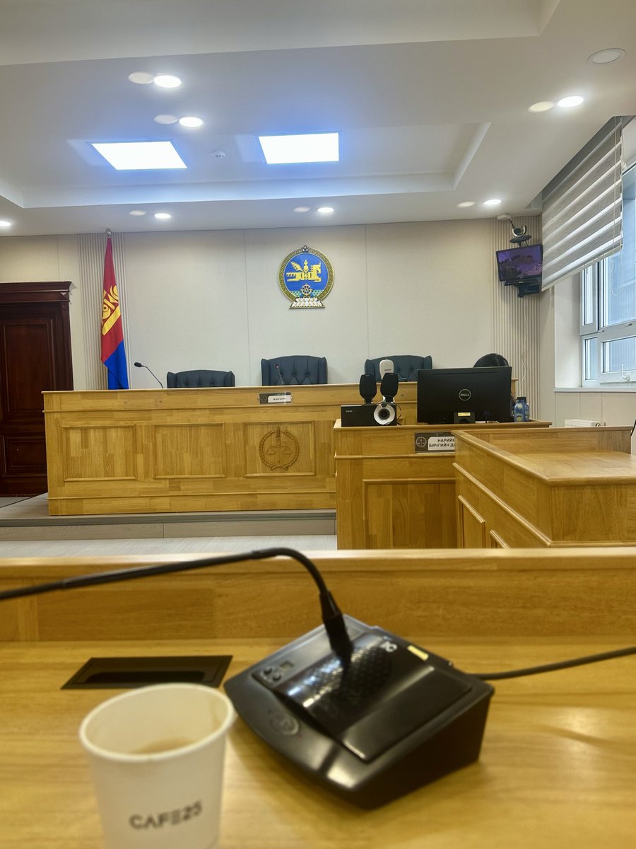 Хуульч Базар tweet media