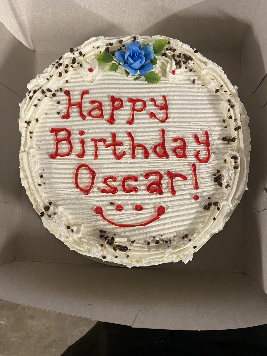 sarahorell's tweet photo. Rate my icing skills and smiley face https://t.co/4njZRFka6G