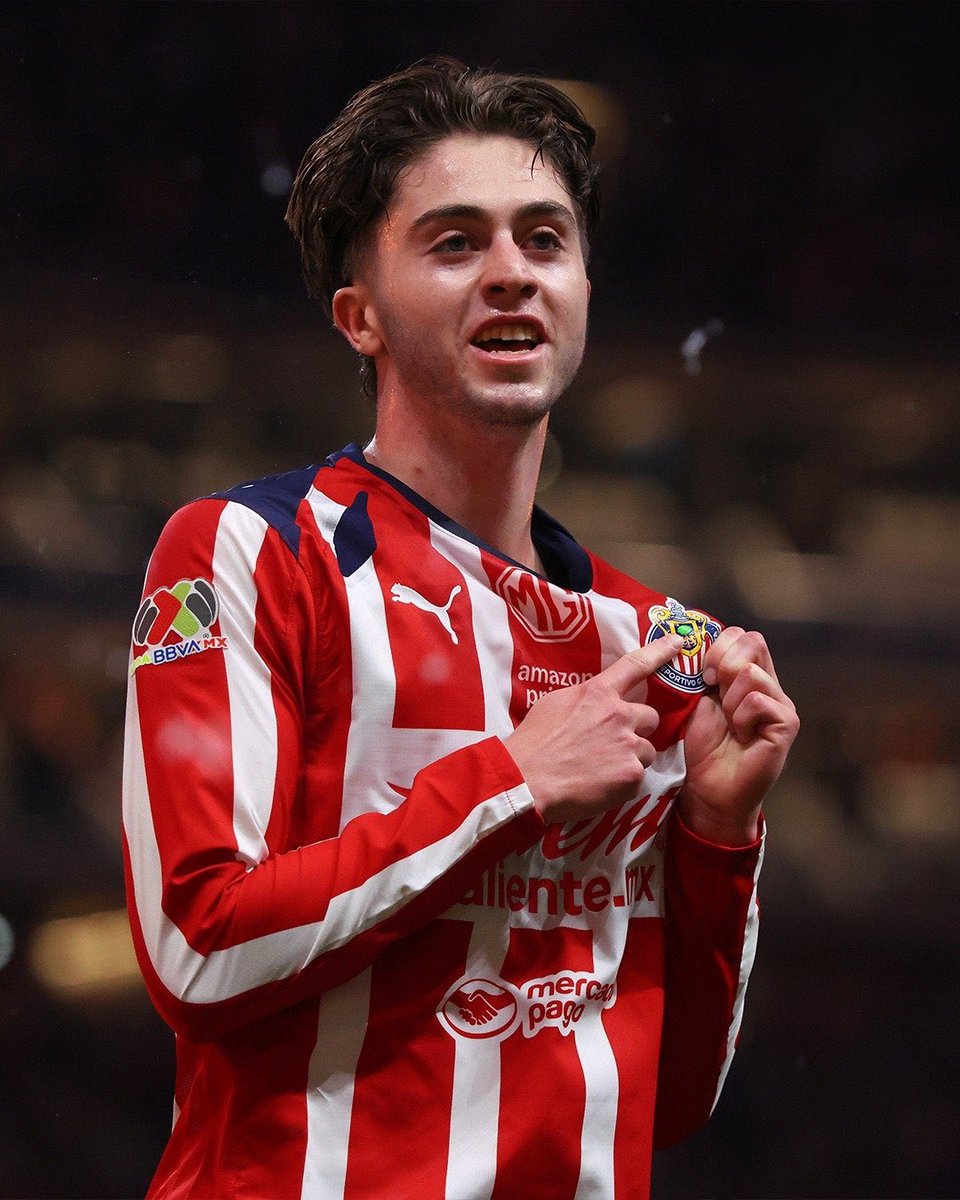 GusHdzz's tweet photo. JUGADOR CARO, JUGADOR DE CULTO
BRIAN NO PUEDE VOLVER A SER SUPLENTE, LASTIMA QUE PROBABLEMENTE LE QUEDEN DOS JUEGOS CON LA ROJIBLANCA. ❤️🤍 https://t.co/AYYbknGJv9
