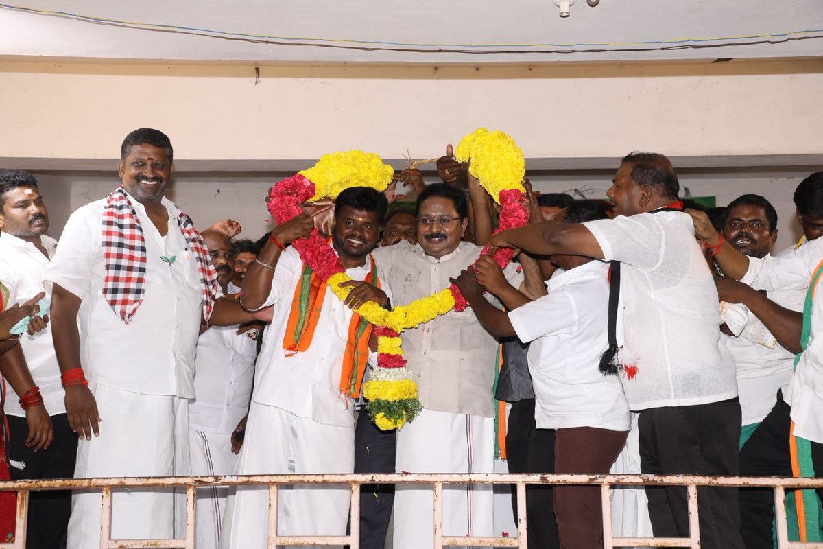 Gopal56064478's tweet image. தேசிய ஜனநாயக் கூட்டணியின் சார்பில் வாசுதேவநல்லூர் சட்டமன்றத் தொகுதியில்  போட்டியிடும் பாரதிய ஜனதா கட்சியின் வெற்றி வேட்பாளர் திரு.ஆனந்தன்  அய்யாசாமி அவர்களை ஆதரித்து தேர்தல் பிரச்சாரத்தில் ஈடுபட்டோம்.

நாள்:18-04-2026
இடம் : சிவகிரி

#AMMK #NDA #2026Elections