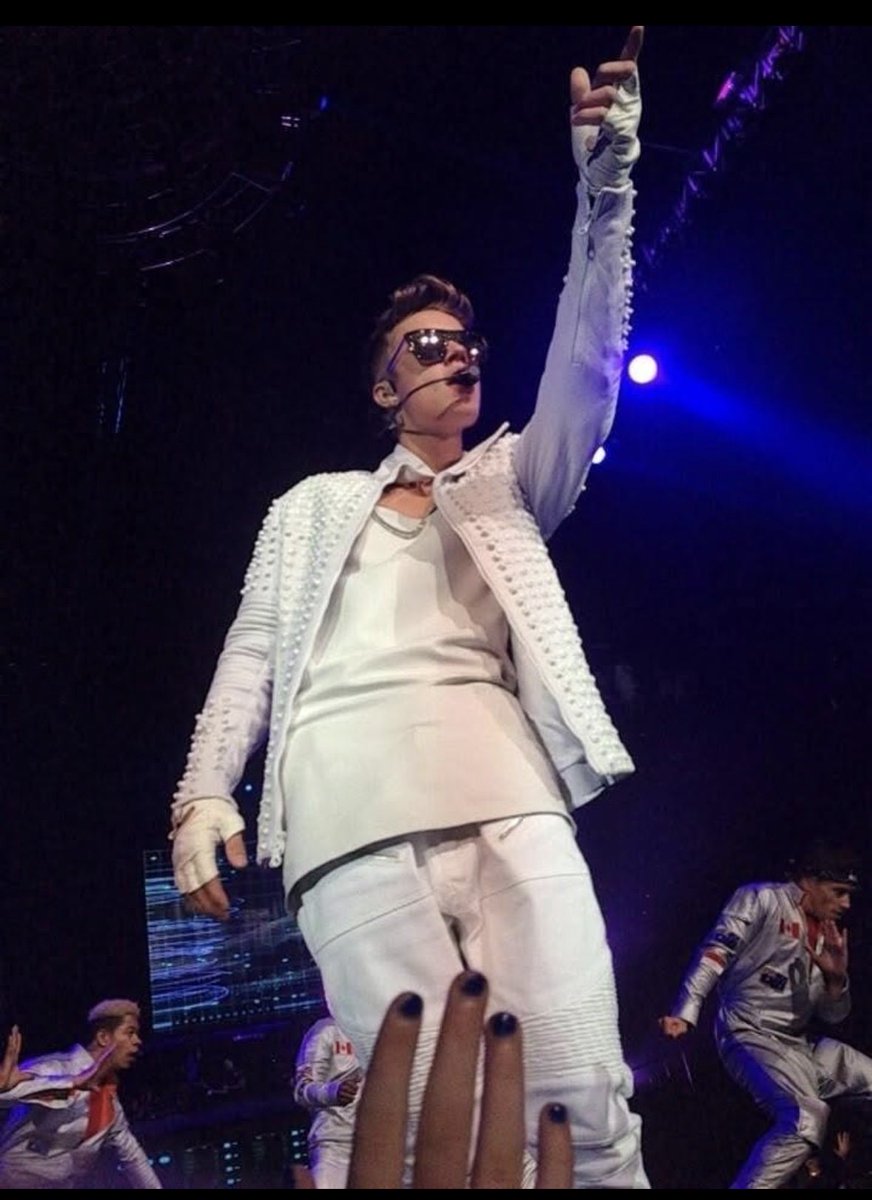 mrsmike2007's tweet image. Awesome pix #OG!!  &amp;lt;M&amp;amp;G’s 4th row Believe in Pitts 11/2012 (saw him outside on his Segway beforehand); 3rd row again for Believe Cleveland 7/2013; drove to Toronto &amp;amp; bought tickets on the way for Purpose May 2016, flew to Denver for Justice tour 4/2022&amp;gt; SWAGNEXT!