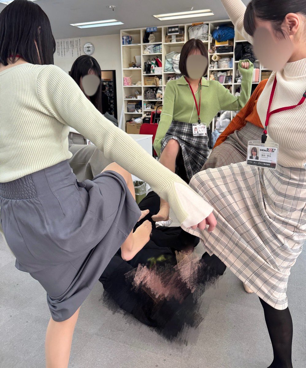 shinnakanodream's tweet photo. 入社時の洗礼（業務命令） https://t.co/hRdpim9KKb