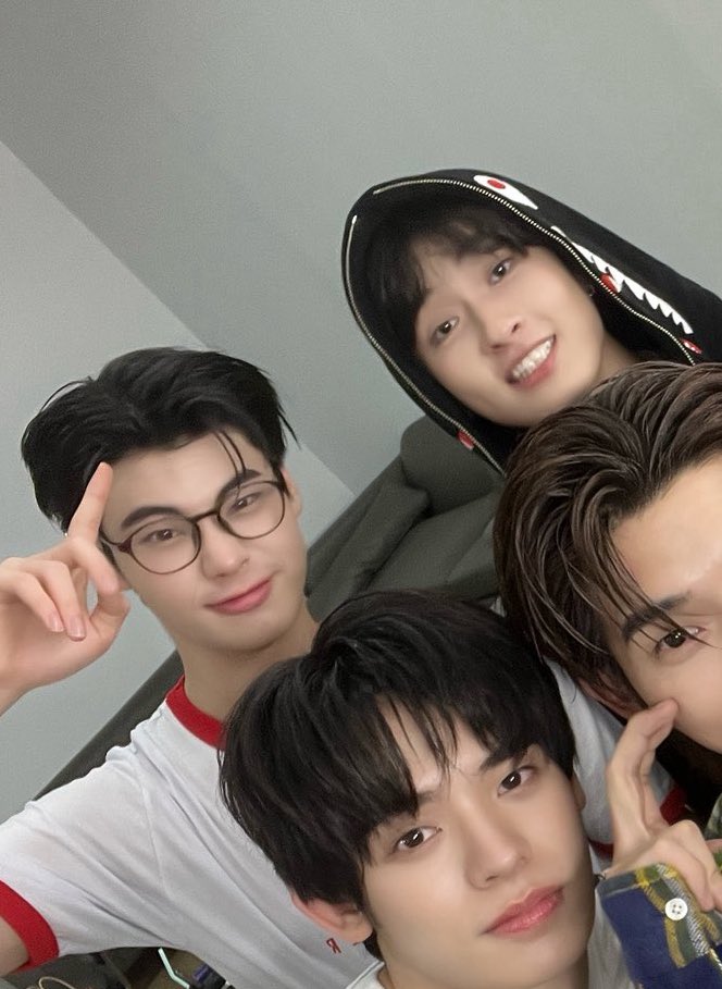 🍀🍀🍀 tweet media