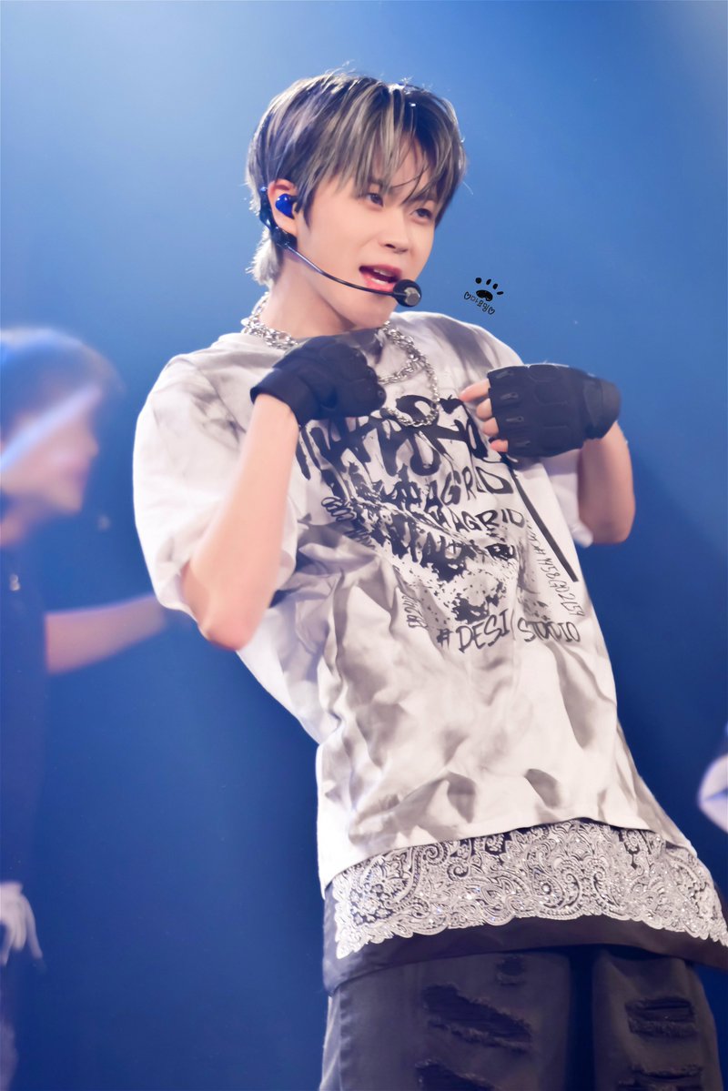 mayomin0531's tweet image. 260418 팬콘 1부
🎶식혀🎶
평소랑 다른 공연장에서 보는 데뷔곡은 감회가 깊었어🥺💖

#DIGNITY #디그니티  
#MINSEOK #민석 #민멍이 
@DGNT_Official @DIGNITY_members 
@DIGNITY_JP