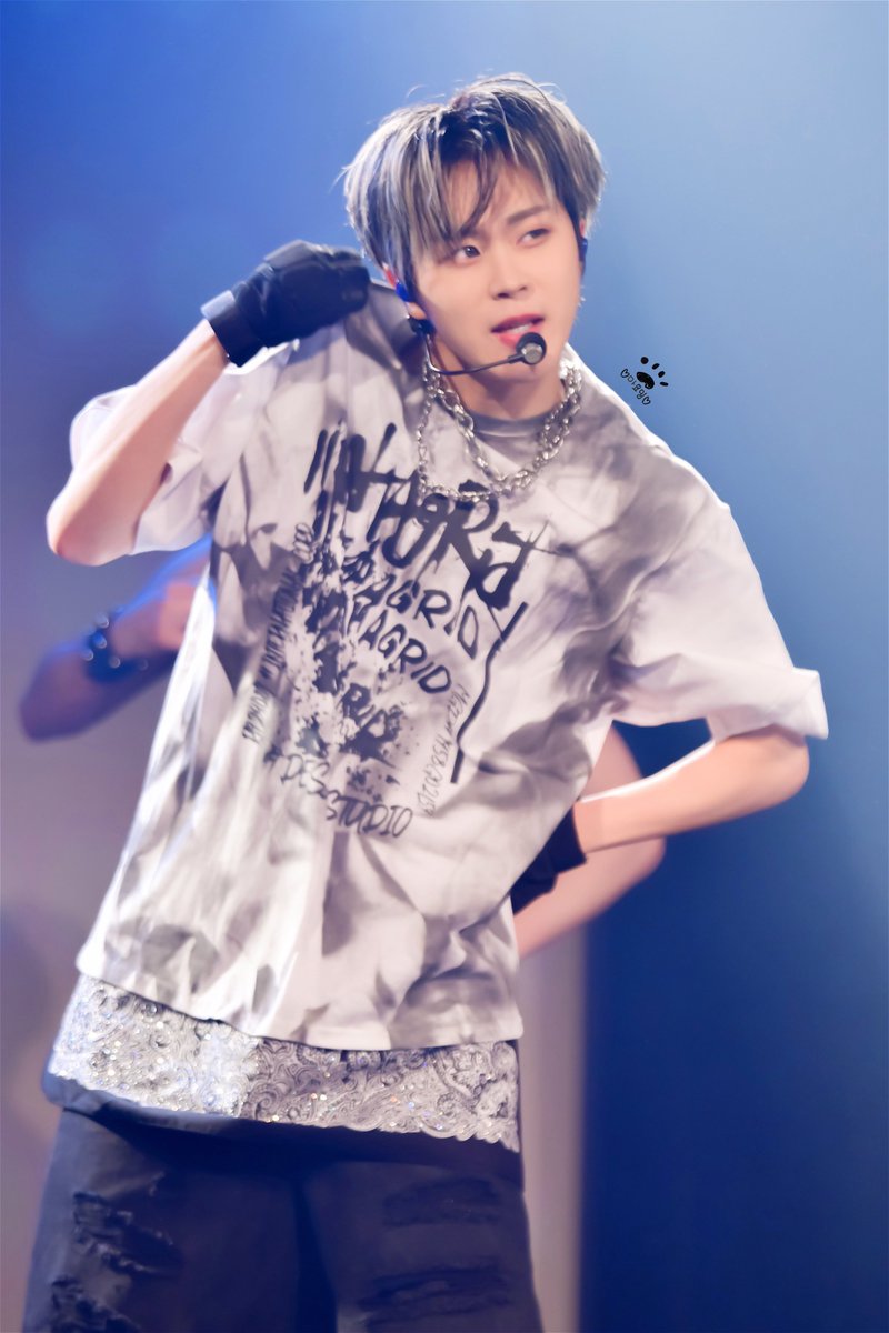 mayomin0531's tweet image. 260418 팬콘 1부
🎶식혀🎶
평소랑 다른 공연장에서 보는 데뷔곡은 감회가 깊었어🥺💖

#DIGNITY #디그니티  
#MINSEOK #민석 #민멍이 
@DGNT_Official @DIGNITY_members 
@DIGNITY_JP