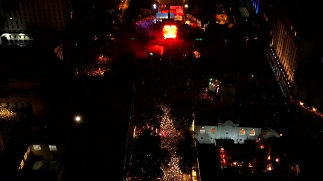 globalplayok's tweet image. #dj #plazademayo 

El cura DJ Guilherme Peixoto y su «misa electrónica» en Plaza de Mayo

globalplay.ar/el-cura-dj-gui…