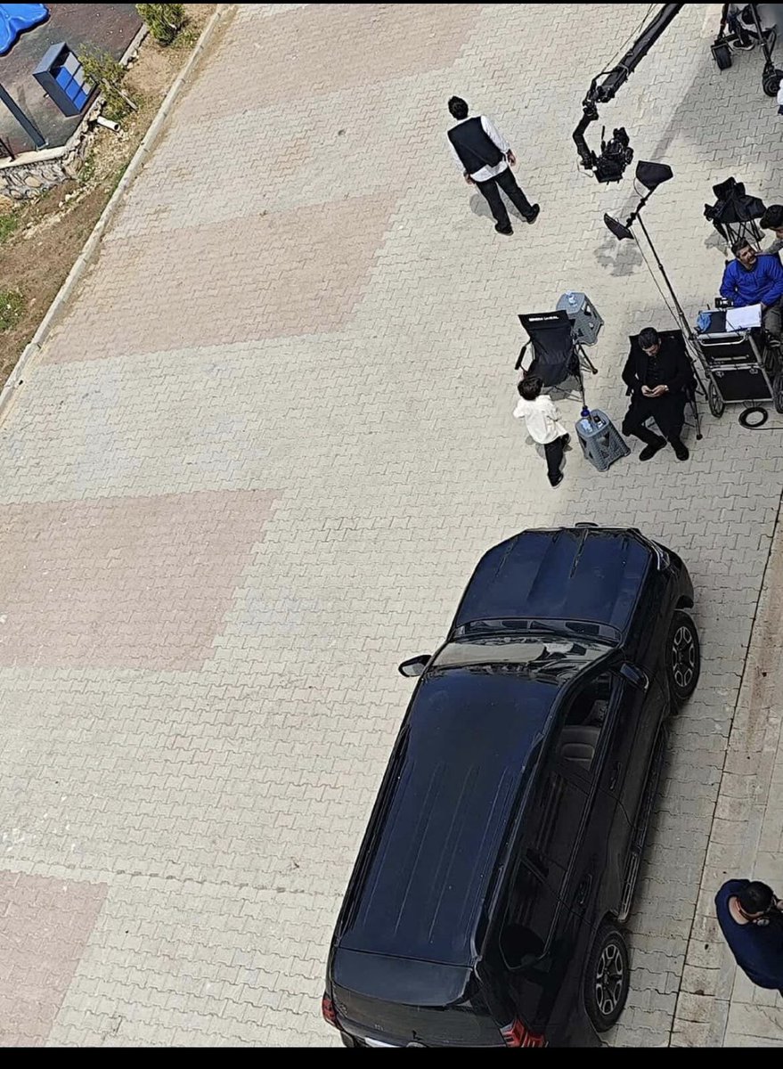 ninola2's tweet image. #UzakŞehir #set