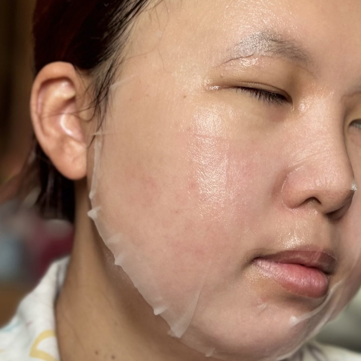 กู้หน้าโทรมแบบเร่งด่วนต้อง Her Hyness ซองขาว สูตรเฉพาะของแบรนด์ Nano Platinum Mask ชอบความแนบสนิทไปกับผิวมาก มาส์กทิ้งไว้ 40นาที รู้สึกเลยว่าผิวกระชับขึ้น อิ่มฟูมาก หน้ากระจกไม่เกินจริง ยิ่งมาส์กยิ่งฟินบอกเลย🤭