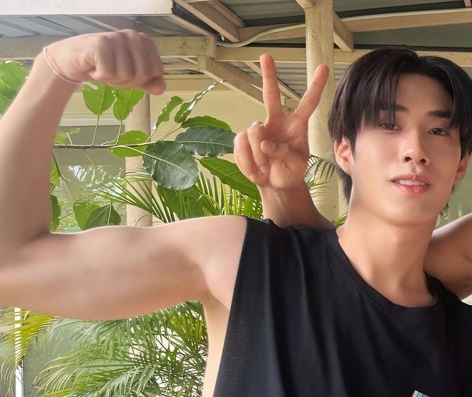 นอบอตะྀ *. ⋆ tweet media