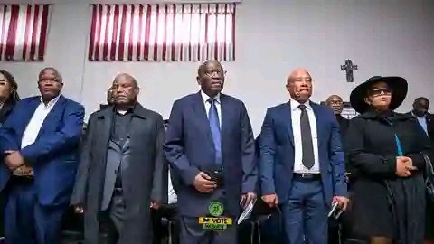 CadreNguyi's tweet image. His Excellency Jacob #Zuma led the #MK Party officials in supporting 2nd Deputy President, uGeneral Tony #Yengeni as he bids farewell to his beloved sister. May Your Soul Rest In Peace, Hlathi 🙏🏿