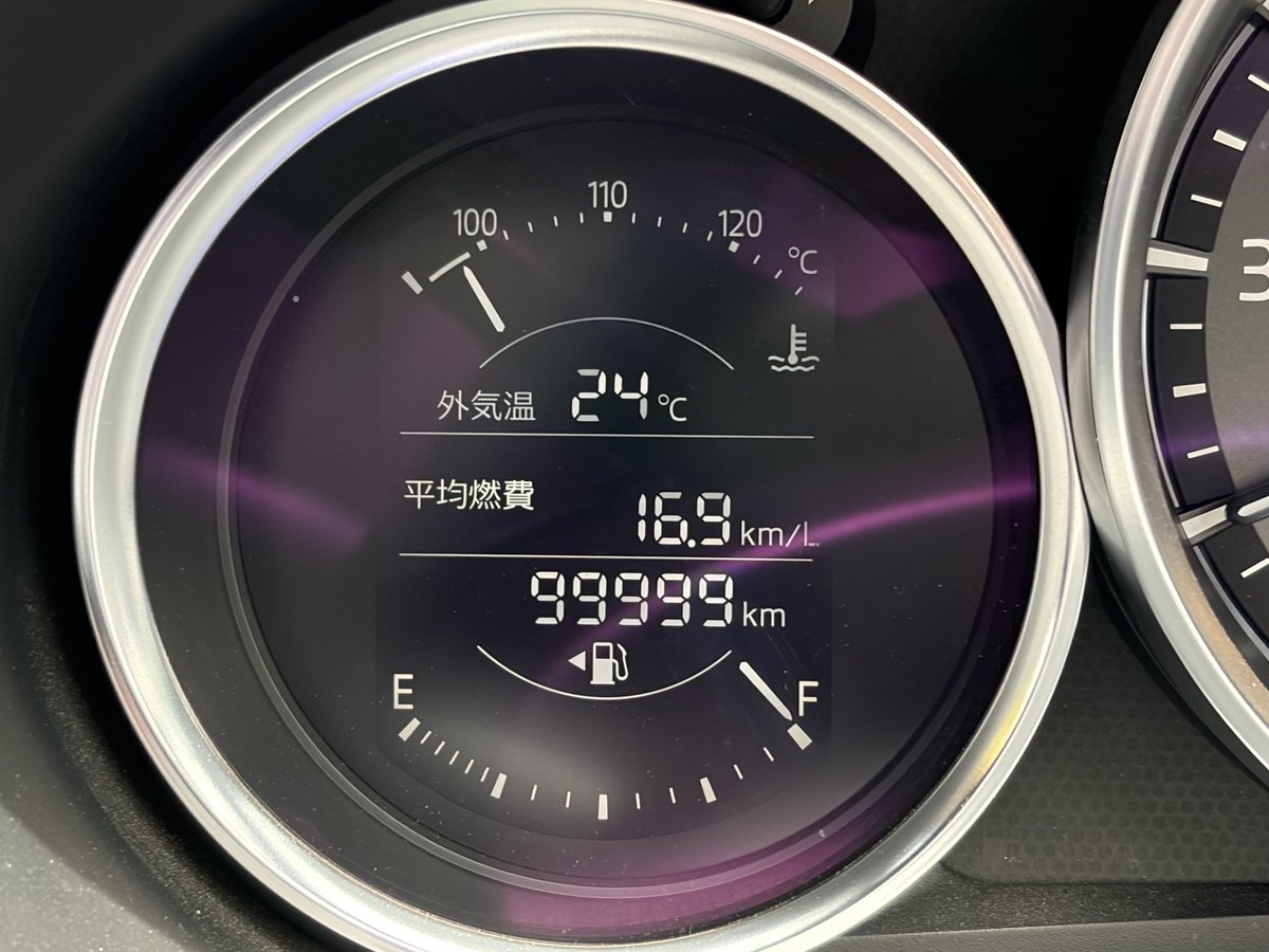 yuushow5's tweet photo. ロードスターに乗り7年6ヶ月22日目！！
ついに走行距離100000キロ！！！ https://t.co/VYjk5wxvP2