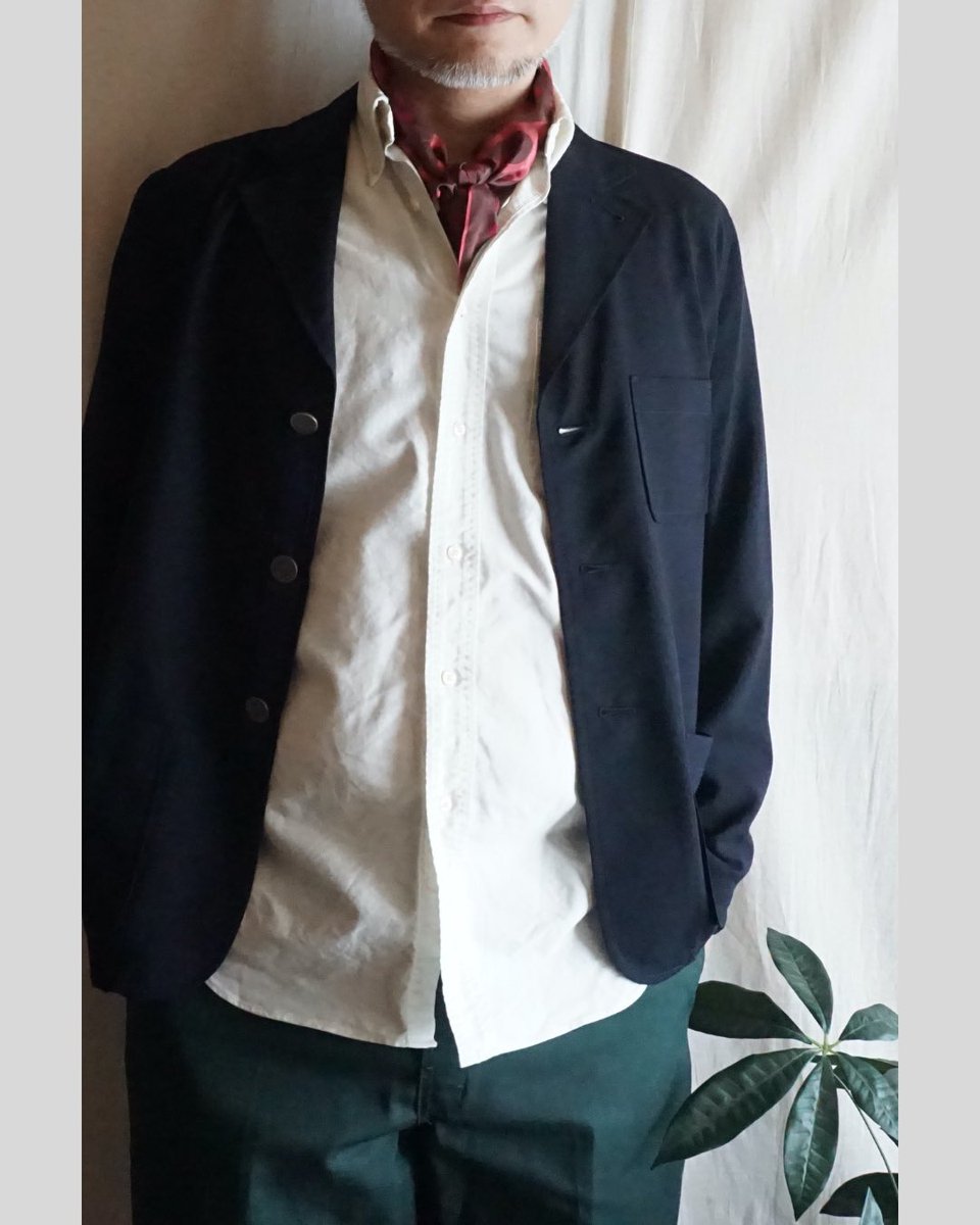 私物コーデ

CASSIDYの夏用ブレザーが使いやすい。
というわけで出番が多いです。
引き続き良い休日を！

Cap : Kijima Takayuki
Jacket : Cassidy
Shirt: Individualized Shirt 
Bottoms: Dickies
Shoes: Nike
Scarf : Steven Alan