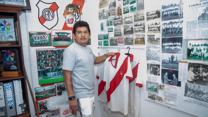 Traiganlo de vuelta. Me chupa un huevo que tenga 41 años, este tipo emanaba alegria. La última vez que ganamos de visitante estaba él.