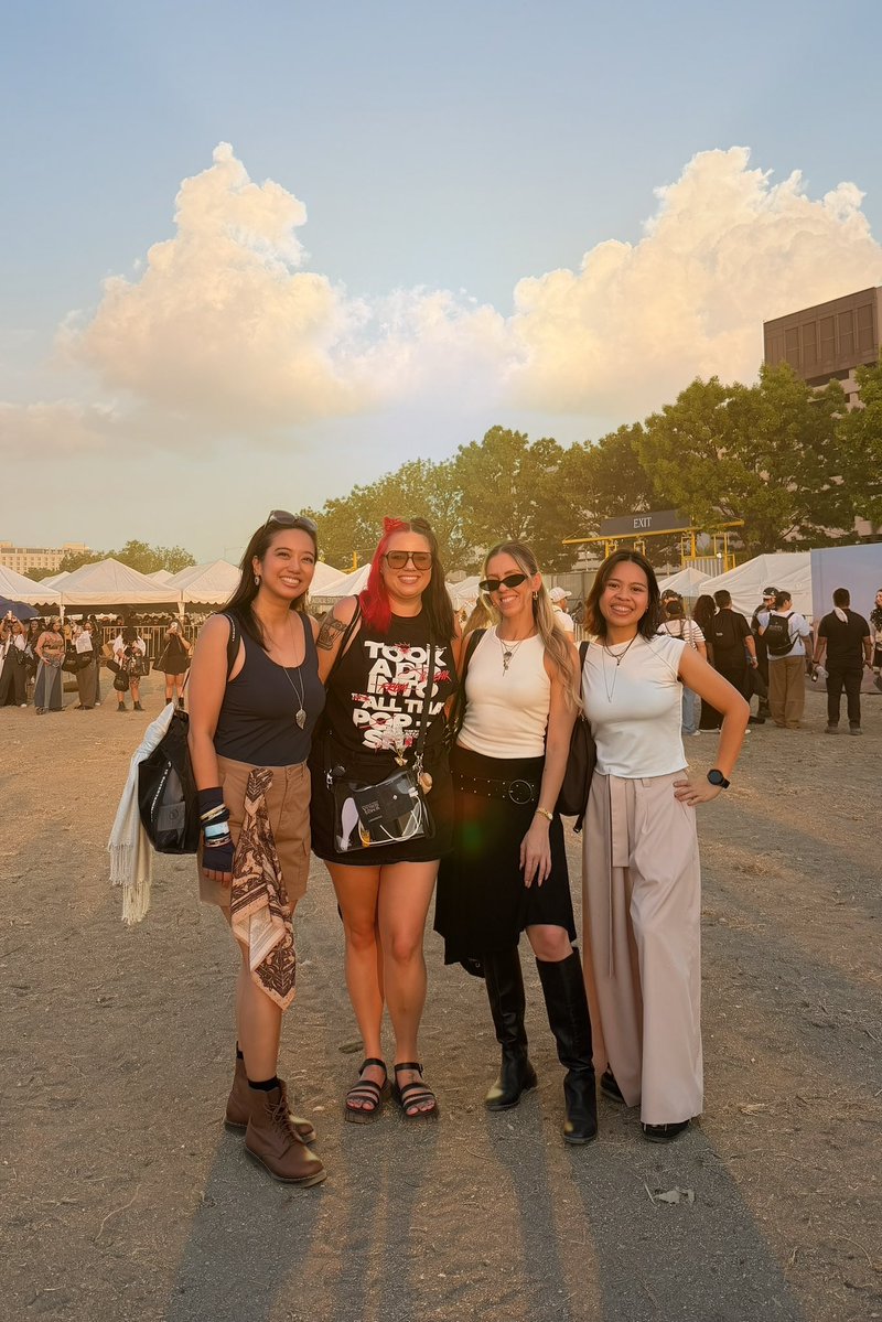 Melanie Reacts tweet media