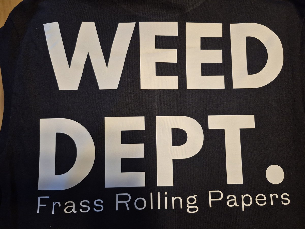 420FRP's tweet image. We would like to speak to the manager.
 #fourtwenty #birthday #FrassRollingPapers