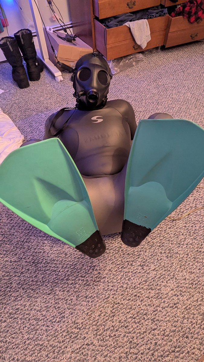 rubber dragon enjoyer 🔞 tweet media