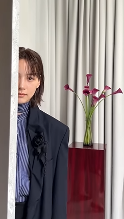 lohengrin_lud's tweet image. ◆のんさんは｢ミタ｣👀◆
静寂のギャラリーに忍び込んだよう…のん、“のぞき見している”姿に「素敵」「綺麗すぎて目眩が」の声 
#のん #Instagram #KEISUKEYOSHIDA #吉田圭佑 @non_dayo_ne 
▼記事▼ 
thetv.jp/news/detail/13…