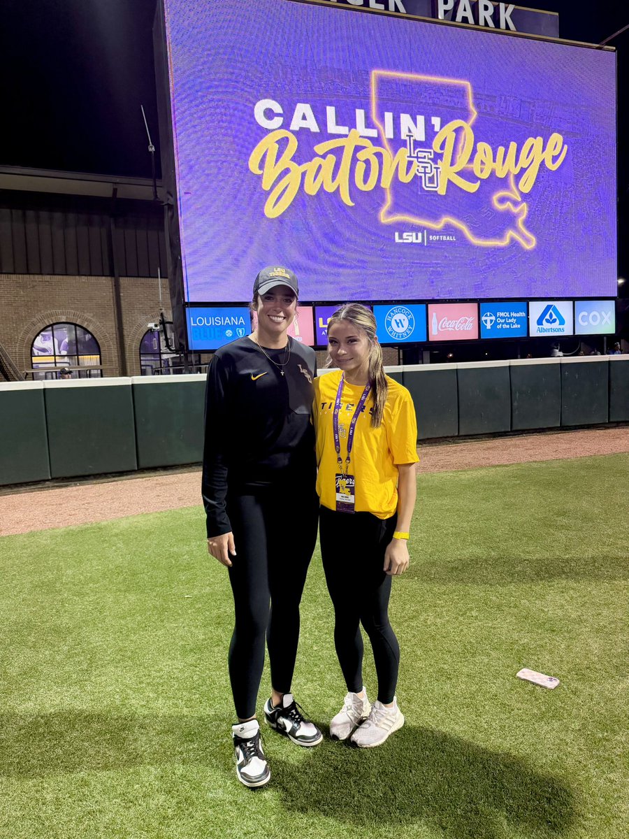 MiaEnnis2028's tweet image. Thanks for having me at the @LSUsoftball Experience Camp!🐯💛💜@BethTorina @LSU_SandraMoton @CoachNealPT @zjermain_15 @Tpleasants17 @Jillby17 @SoftbalAmerica @PrepSoftball @ExtraInningSB @KaylaLombardo11 @BradyVernon @LineDsoftball @JaydenMount @LA__Voodoo @lsu_dailynews