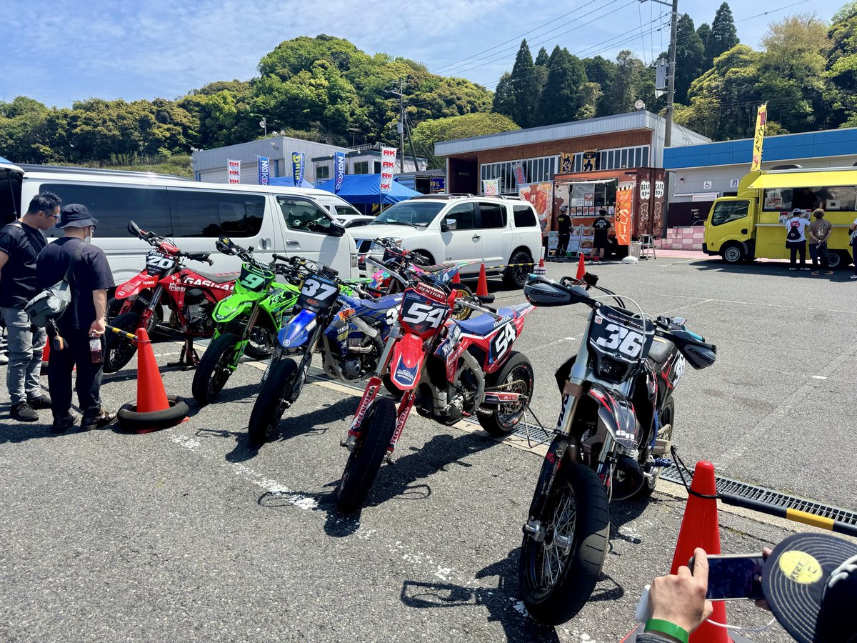 Ninja2300's tweet photo. 2026 MFJ　全日本スーパーモト選手権
Round.2茂原　観戦中！

初めて観戦しましたが、迫力あります！
皆さんカッコいい！！

#全日本スーパーモト選手権
#茂原 
#モタード 
#モタードレース https://t.co/WEReHM97Be