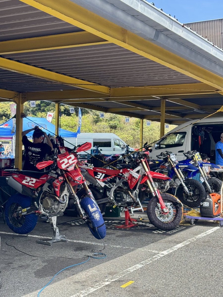 Ninja2300's tweet photo. 2026 MFJ　全日本スーパーモト選手権
Round.2茂原　観戦中！

初めて観戦しましたが、迫力あります！
皆さんカッコいい！！

#全日本スーパーモト選手権
#茂原 
#モタード 
#モタードレース https://t.co/WEReHM97Be