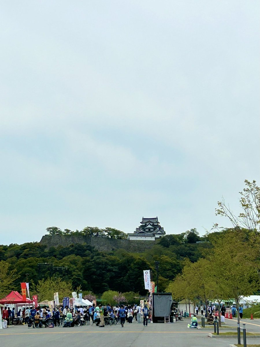 junju_i's tweet photo. スタグル広場からも入場してからもずっと国宝が見えるスタジアム
ステキ
#大分サポ滋賀遠征 https://t.co/J6PsuRnIAz
