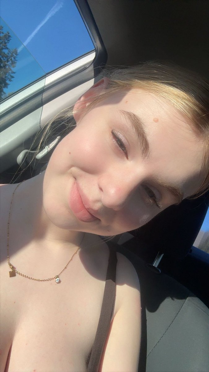 Kianaxo_13's tweet image. Come check out my Avon storefront!! 💖  

so many new drops just landed 👀  
makeup, skincare, clothing + more at prices you’ll actually love  

don’t miss out — shop my link now ✨  

avon.ca/brochure?rep=k…

#avon #shoponline #beautyfinds #affordablefashion #selfcare