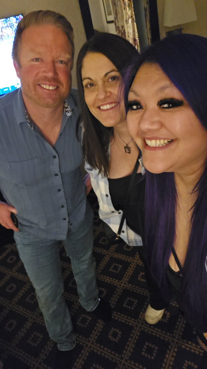 x - 𝕄𝕫 𝕂𝕒𝕥 💜 tweet media