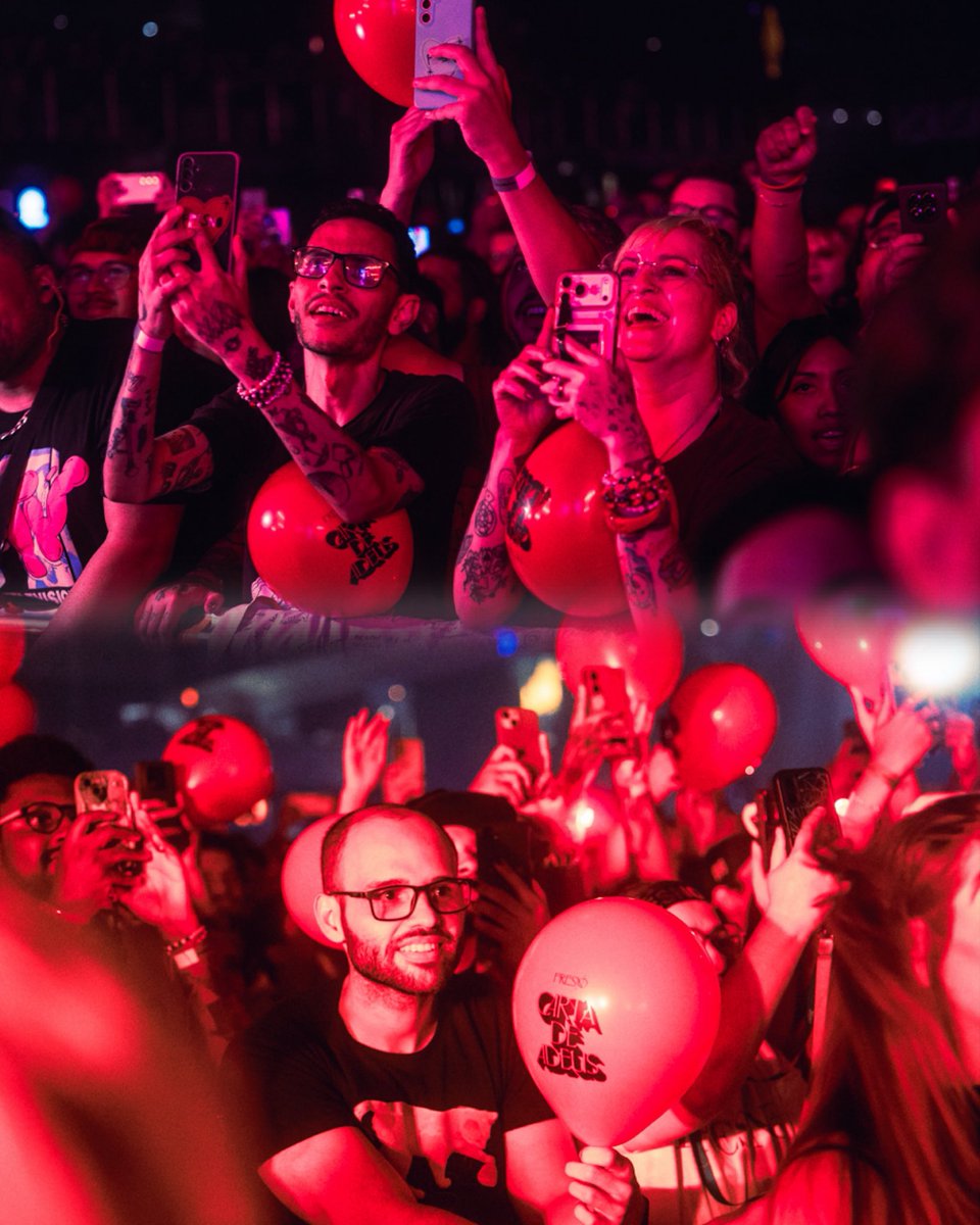 downstage tweet media