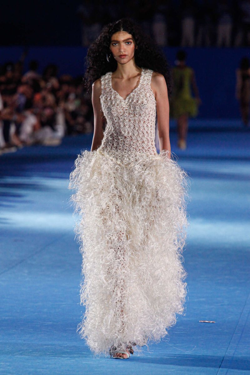 kendam_com's tweet image. Misci Spring Summer 2027 collection -ESCAPISMO TROPICAL- presented at Sambódromo Marquês de Sapucaí, Rio de Janeiro, Brazil (April 17, 2026) kendam.com/news/fashion-s…

#Misci #SS27 #Runway #Rio #Kendam