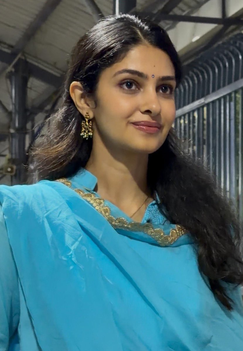 GetsCinema's tweet image. #ManasaVaranasi - IN A DEVOTIONAL MODE AT TIRUMALA - with her Mother , Next #Telugu Film Arriving From Her.