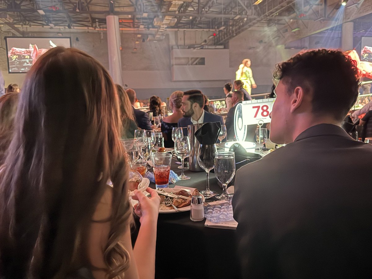 ejohnsonNEWS's tweet photo. There's nothing like the #BubbleBall @ChildServe. We loved every outfit, every performance. https://t.co/MFSi5fbEgj