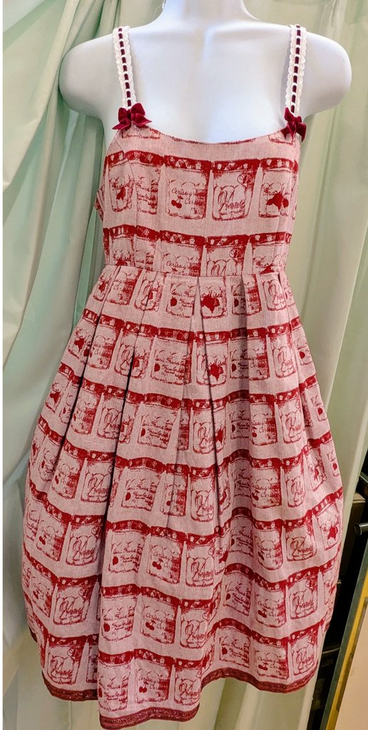 mdk_cos_fko's tweet image. 🎀販売情報🎀

Emily Temple cute(エミリーテンプルキュート) 　　

Fruit バスケット ノースリーブワンピース サックス

ジャム瓶ジャガードキャミソールワンピース　赤
#emilytemplecute #disney #エミリーテンプルキュート #エミキュ #ロリィタ服

通販はコチラ🛒⤵ 
order.mandarake.co.jp/order/listPage…