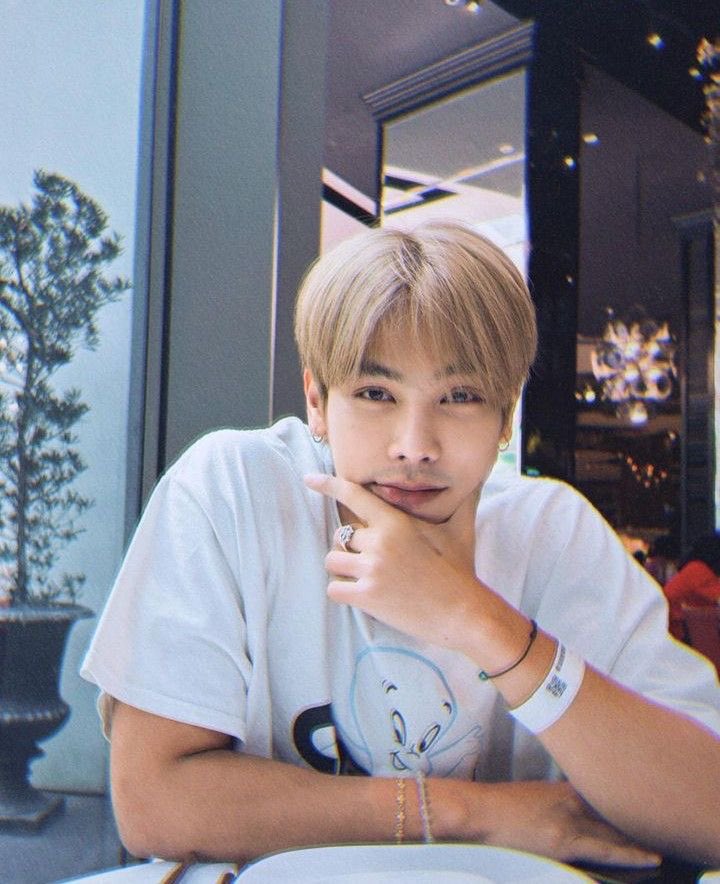 คนมันเฟี้ยวตั้งแต่เด็กจริงว่ะ กุชอบน้าตรี555555555