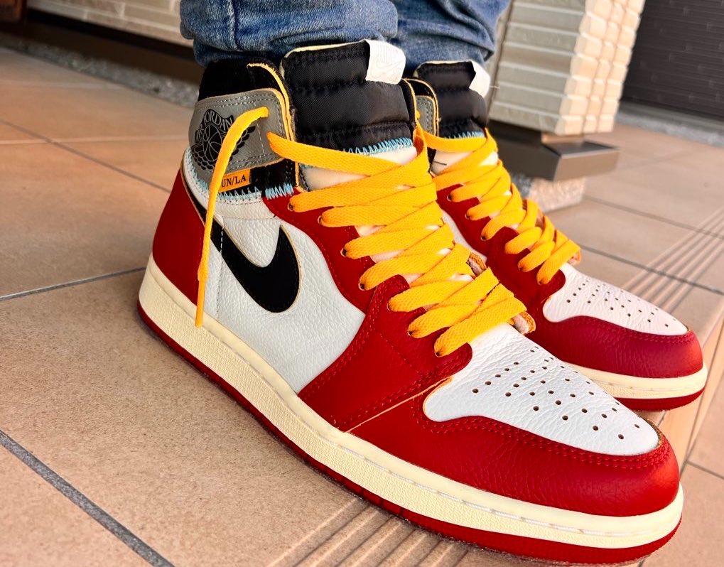 AIRJORDAN_1985's tweet image. 今日のスニ！

UNION × Nike Air Jordan 1 Retro High OG "Chicago/Shadow"

ユニオンのジョーダンは
ウィングロゴが大きいし最高✨
やっぱり黄色のシューレース！
V.A.Aはまだキックスラップの
ソールプラスが届かないからはけない😭
#NIKE