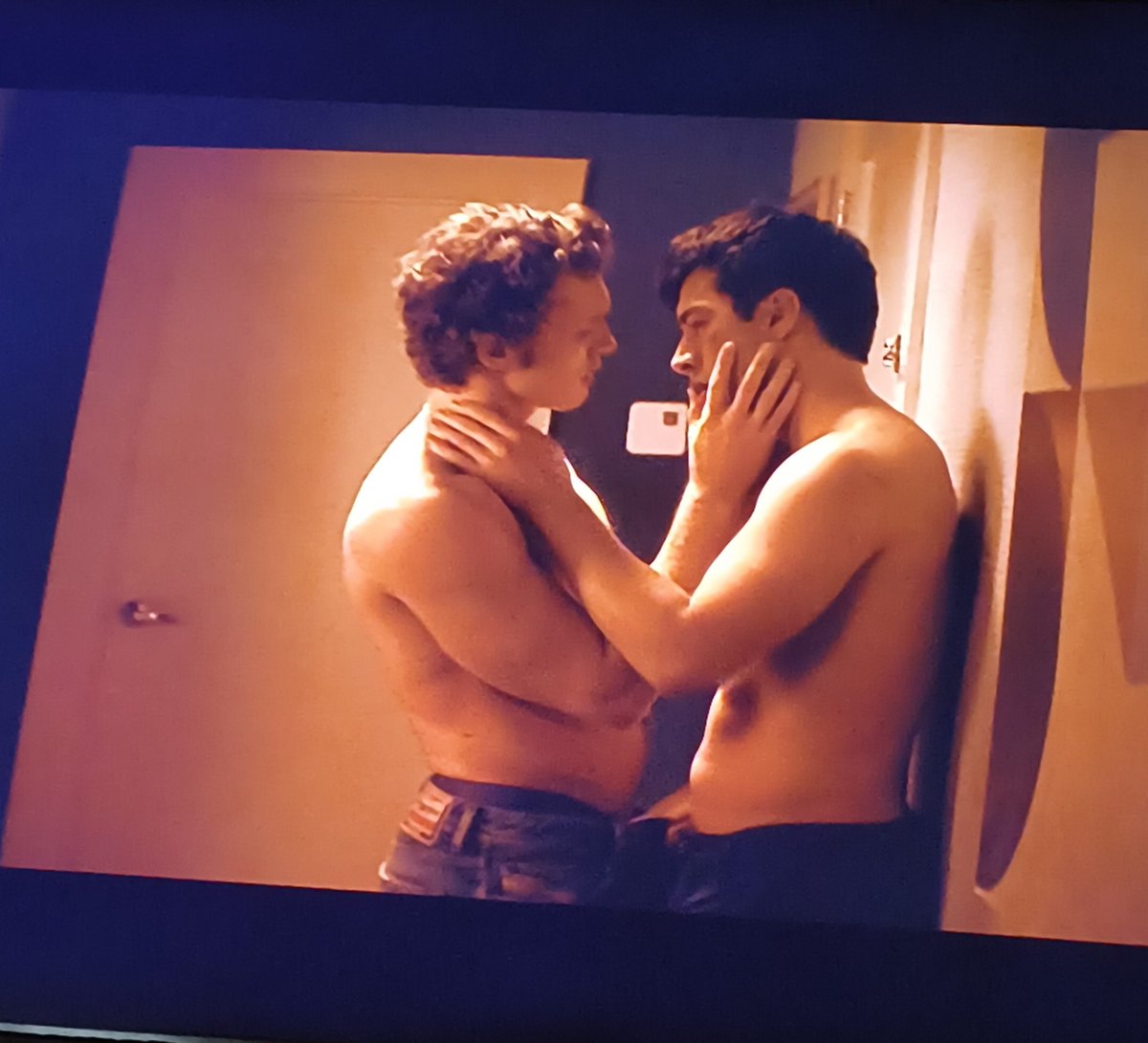 Nada melhor que passar a madrugada acompanhado dos melhores
#Hollander #Rosanov #heatedRivalry