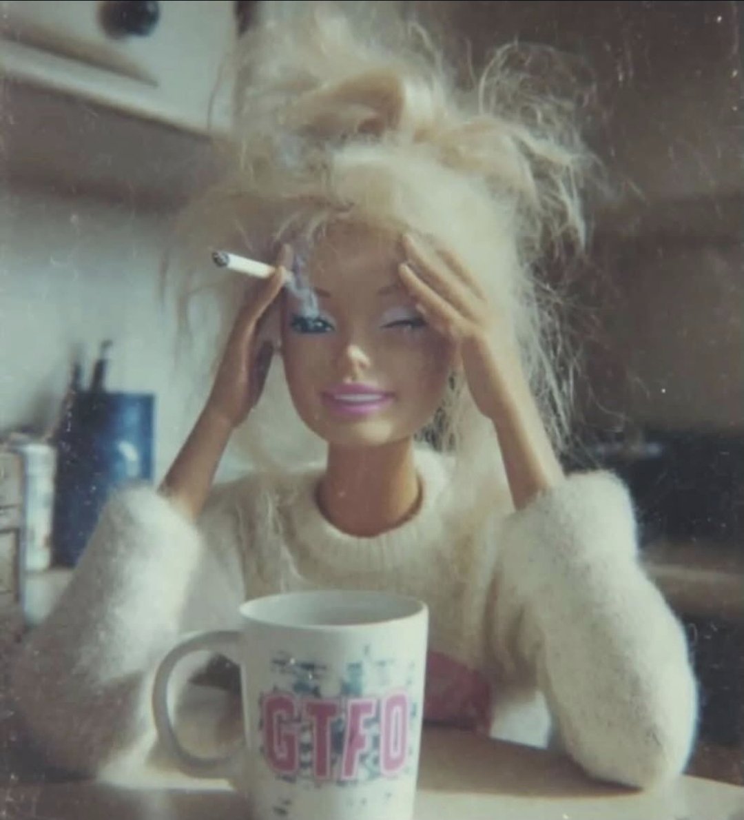 nadia  desk job era tweet media