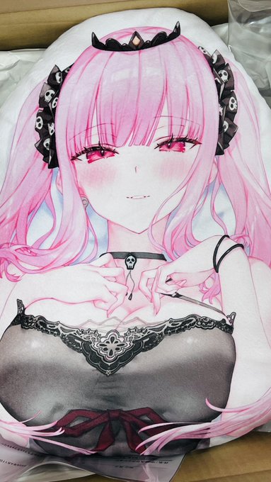 クッションが完成しました! #ホロクル11th にも持っていきます!BOOTHからの発送は2週間〜お待ちください The cushion is finished! Please allow about two weeks for shipping from BOOTH It will also be available on holokle!