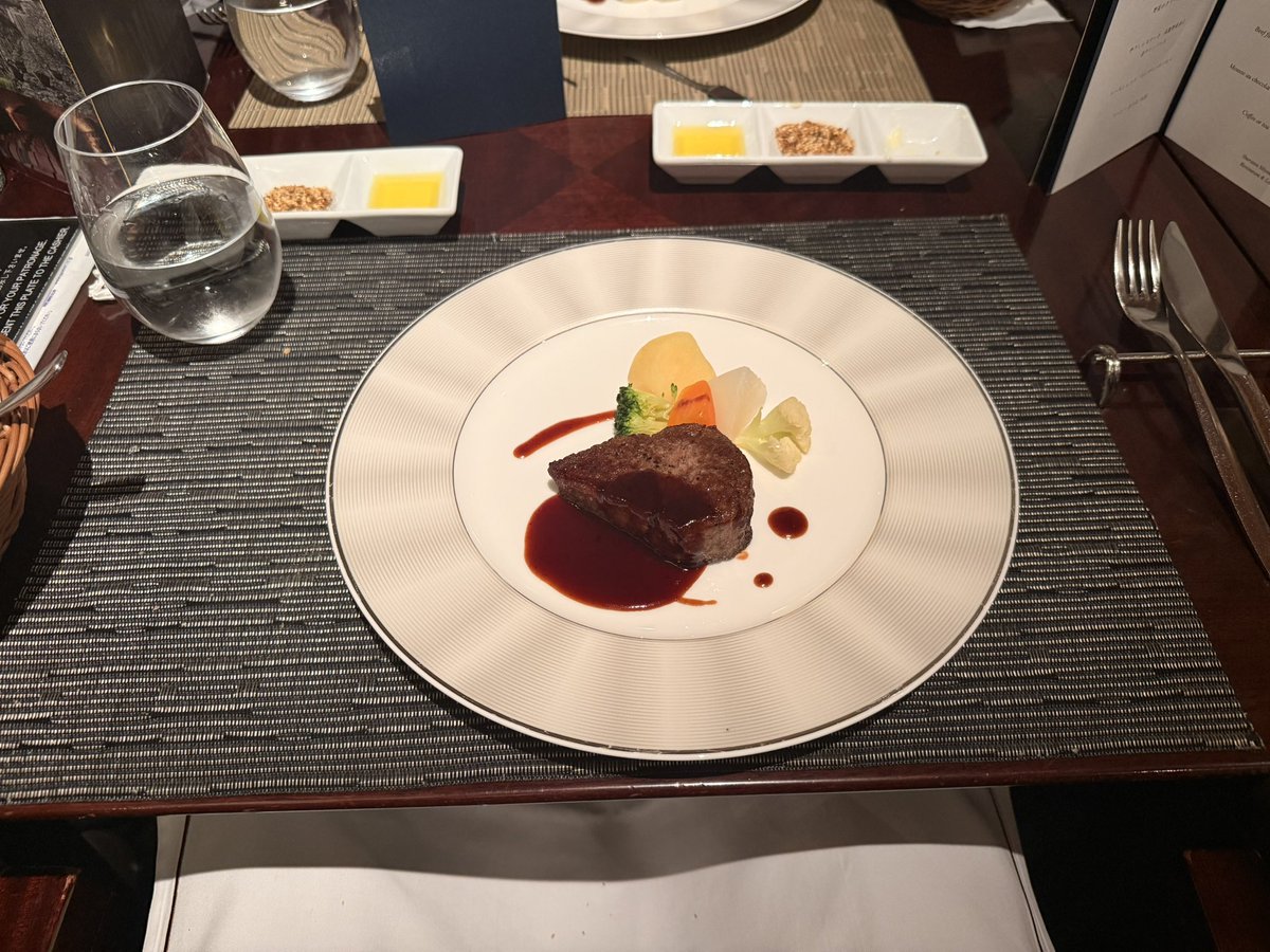 2k_Swif's tweet photo. Day 1
Japan - 🇯🇵 
#japan #traveljapan #explorejapan #osaka https://t.co/fJ9eGELhUF