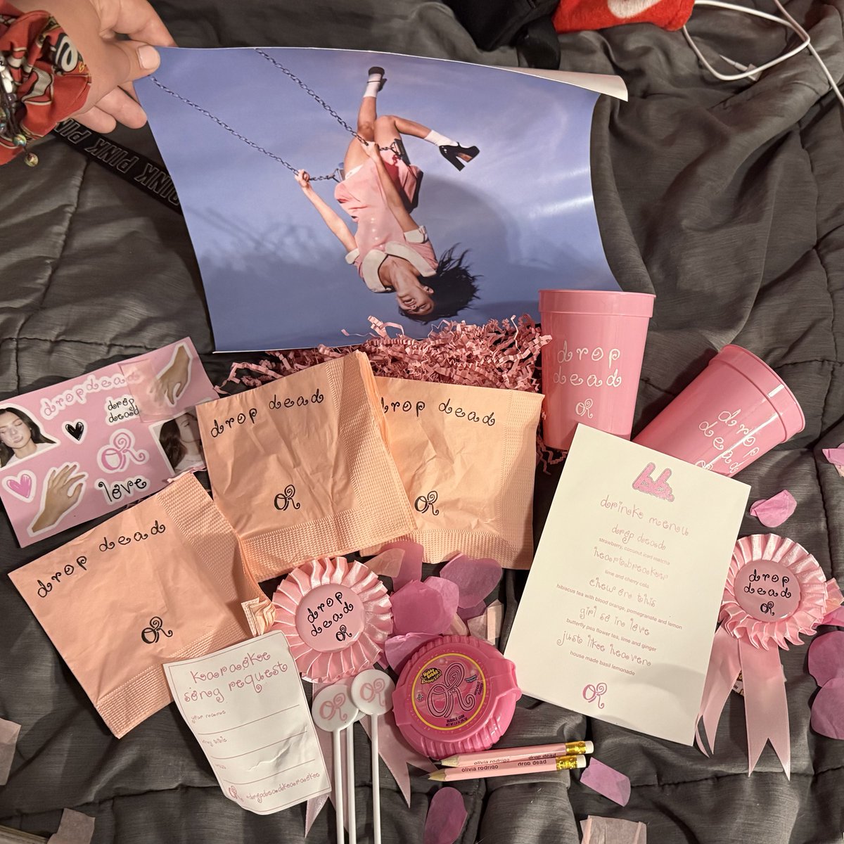 wallowsgarden's tweet image. well yes (giveaway coming for my extra shit stay #tuned)