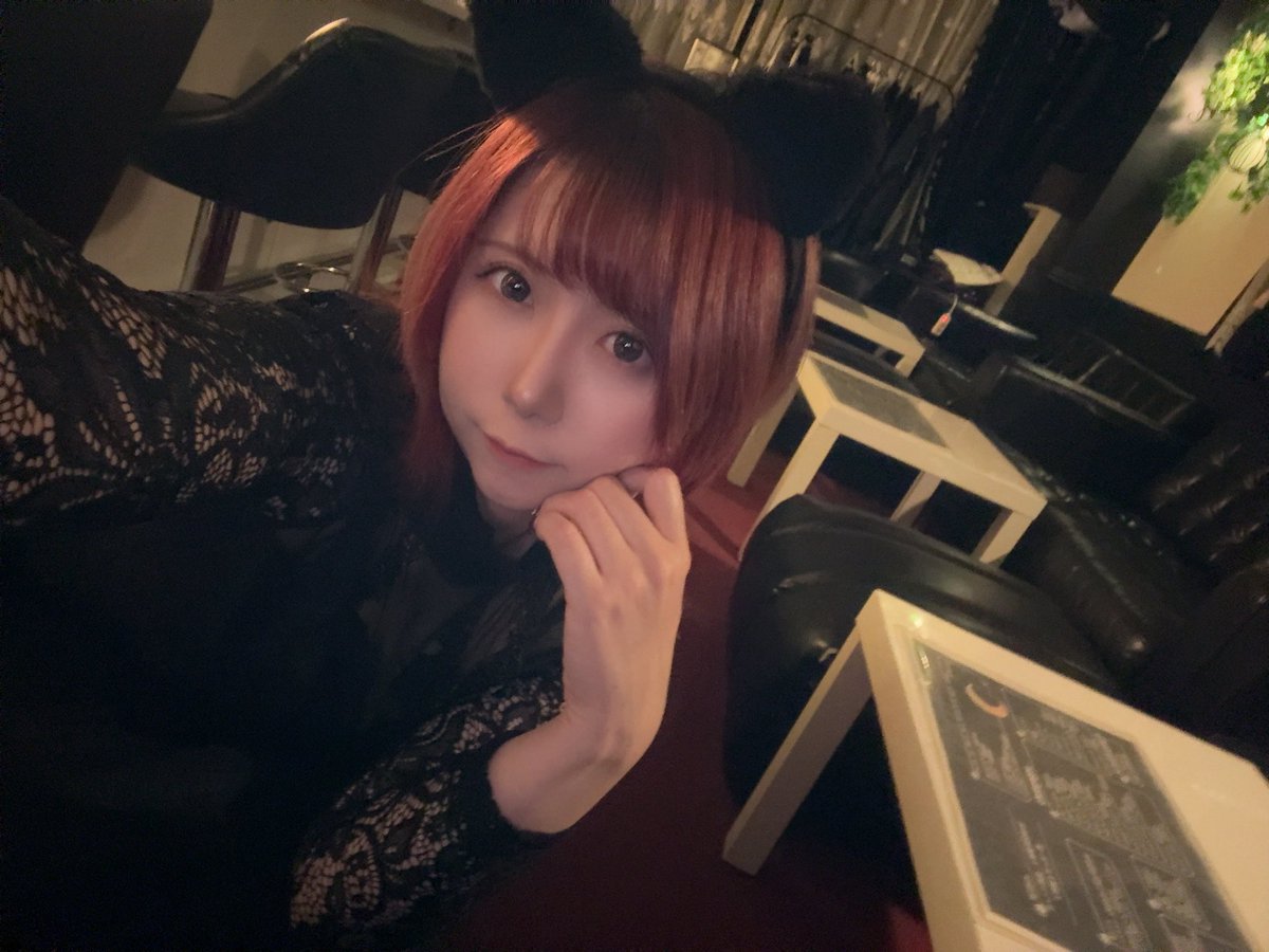 cafebar_bcats's tweet photo. B-cats本日おひとりめのターゲット様をお待ちしております🐈‍⬛💭 https://t.co/NWDgRCAfhu