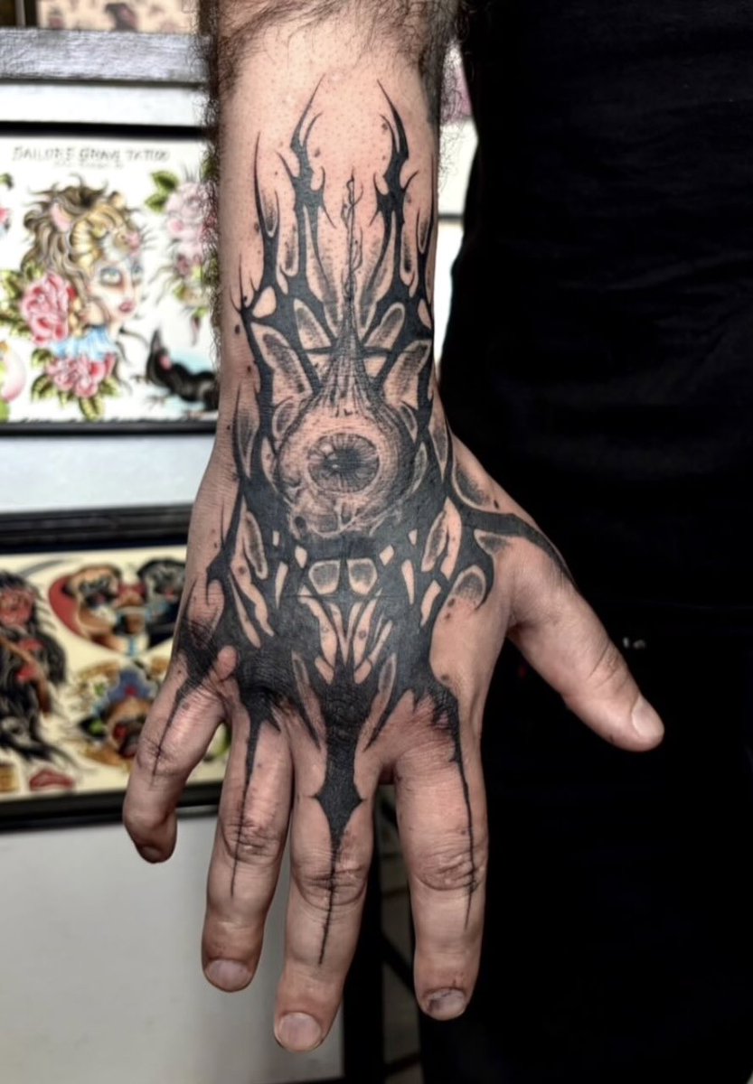 lostincider's tweet photo. got the tattoo btw if u even care https://t.co/W6Pp75FqYa