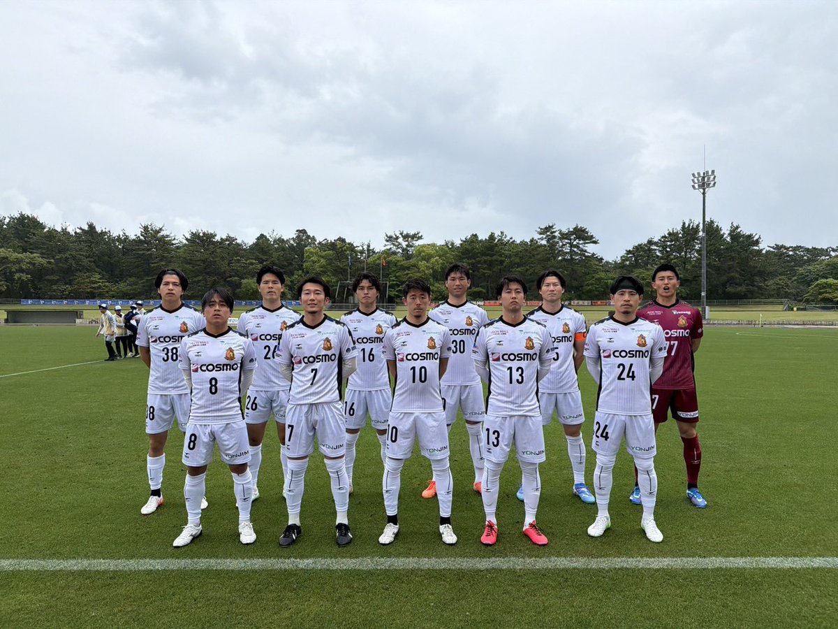 Veertien_TSC's tweet image. ⚽𝙆𝙄𝘾𝙆 𝙊𝙁𝙁

#2026JFLCUP 第5節
vs. #ミネベアミツミFC

📡LIVE配信
youtube.com/live/Bf3zUQDWC…

※ライブ配信はネット環境の影響により配信がスタートされておりません。現在確認中とのことです。

#KICKOFF #ヴィアティン三重 #JFL