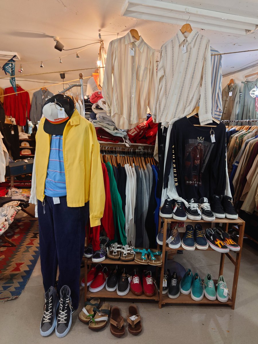 IMPERIALオープンしました。
今日も行楽日和。

先日の新入荷大変良い感じで並んでおります📦📦📦。

お気軽にご覧になってください。

店主がスタッフです。よろしくお願いします。