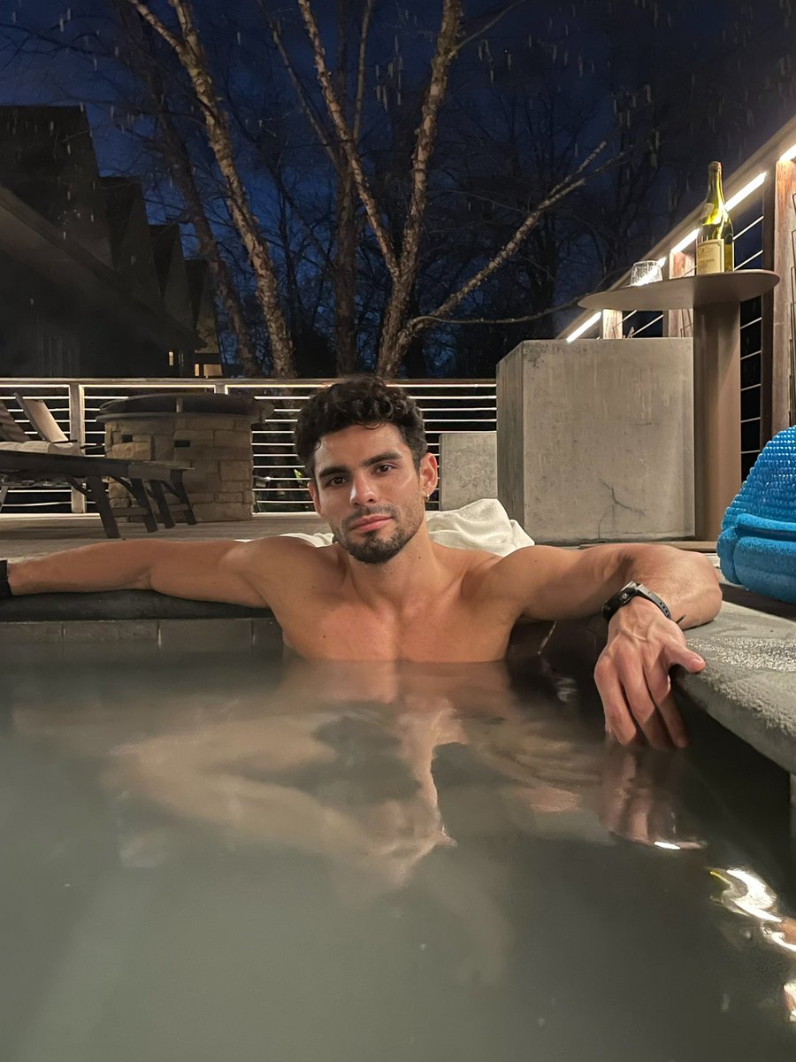 Dannyman511's tweet image. Most Thoughtful 🏞️🛤️ #thoughtful #special #memories #trip #love #nature #hottub #hot