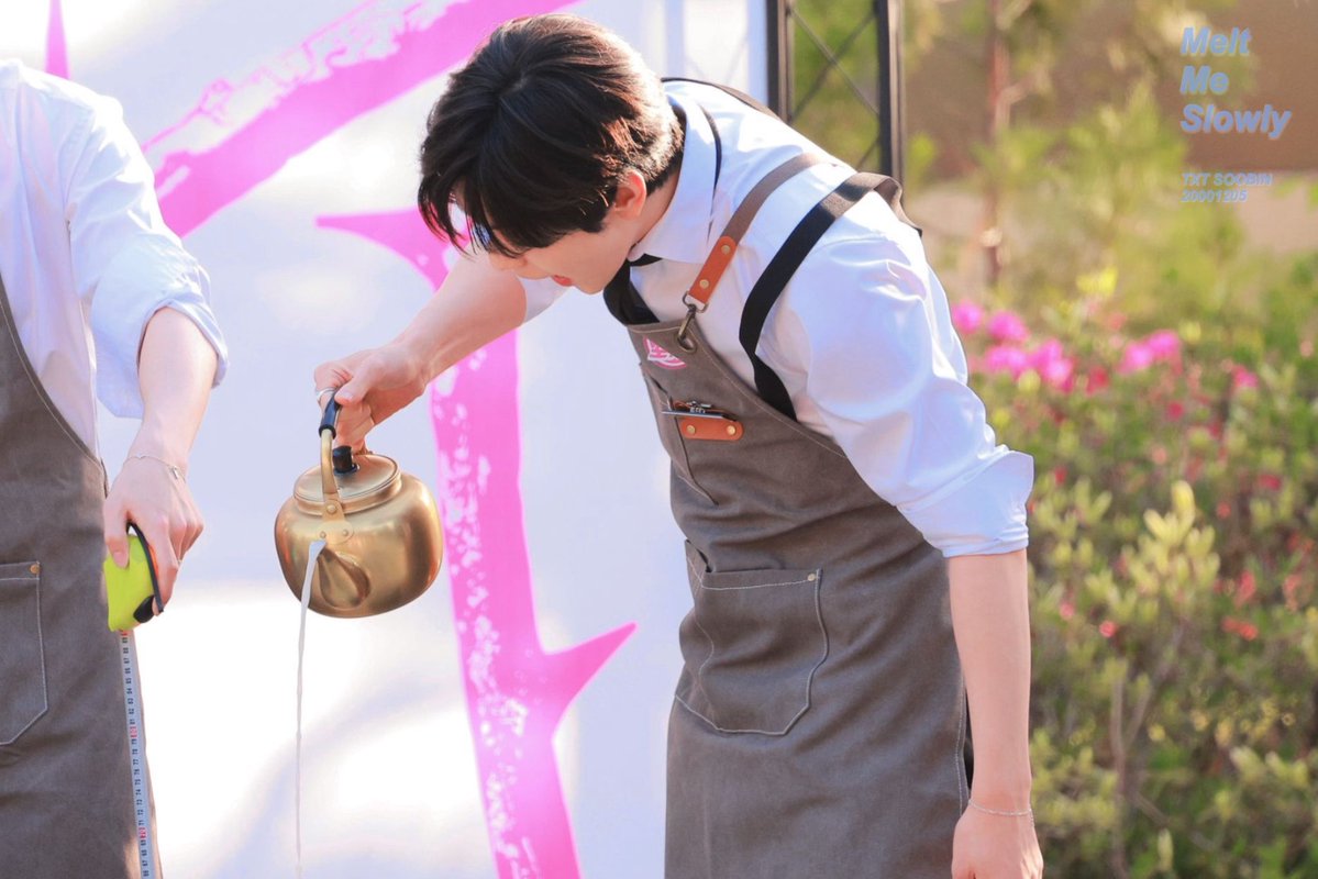 𝙈𝙚𝙡𝙩 𝙈𝙚 𝙎𝙡𝙤𝙬𝙡𝙮 tweet media