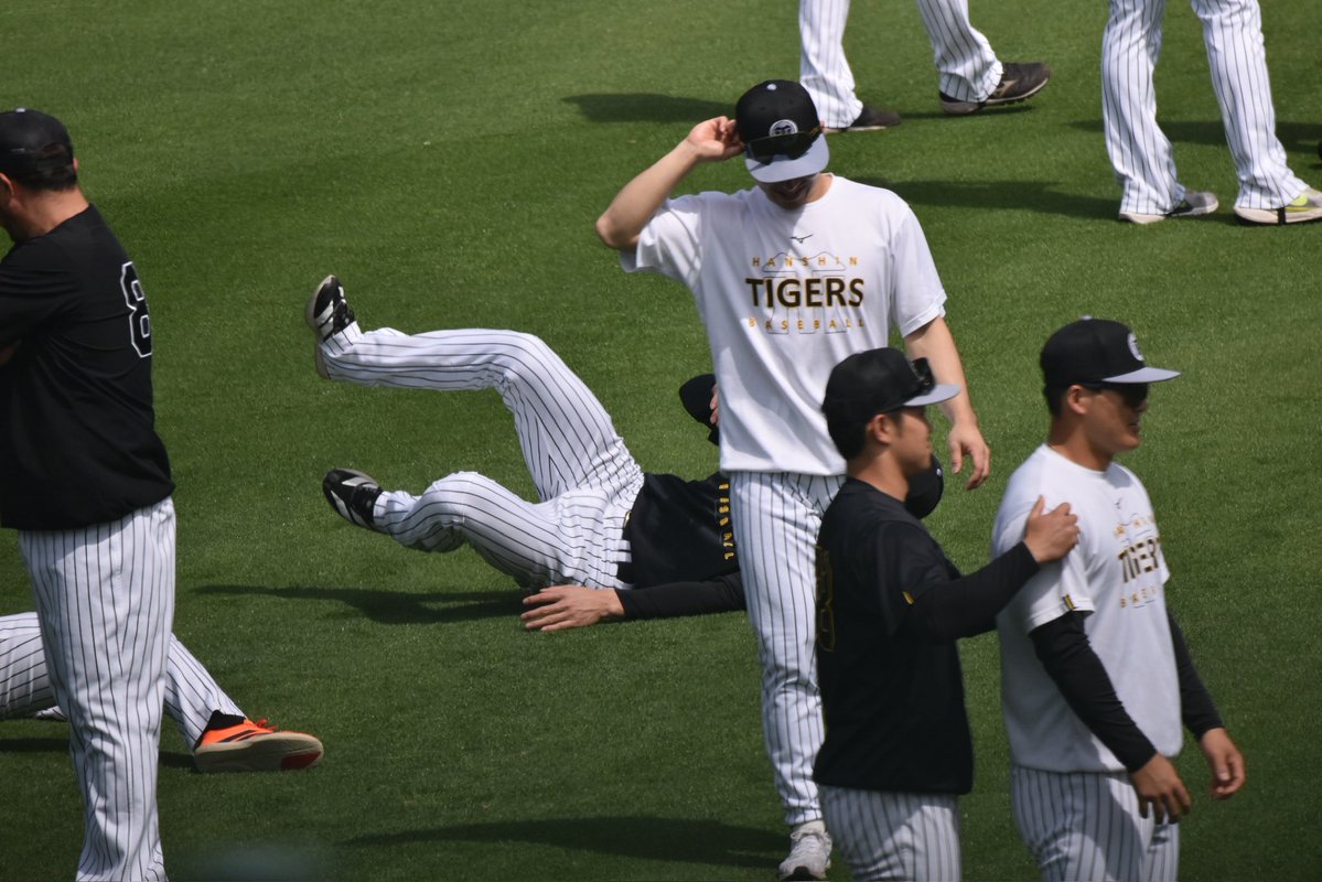 𝓡 ︎︎☺︎ tweet media