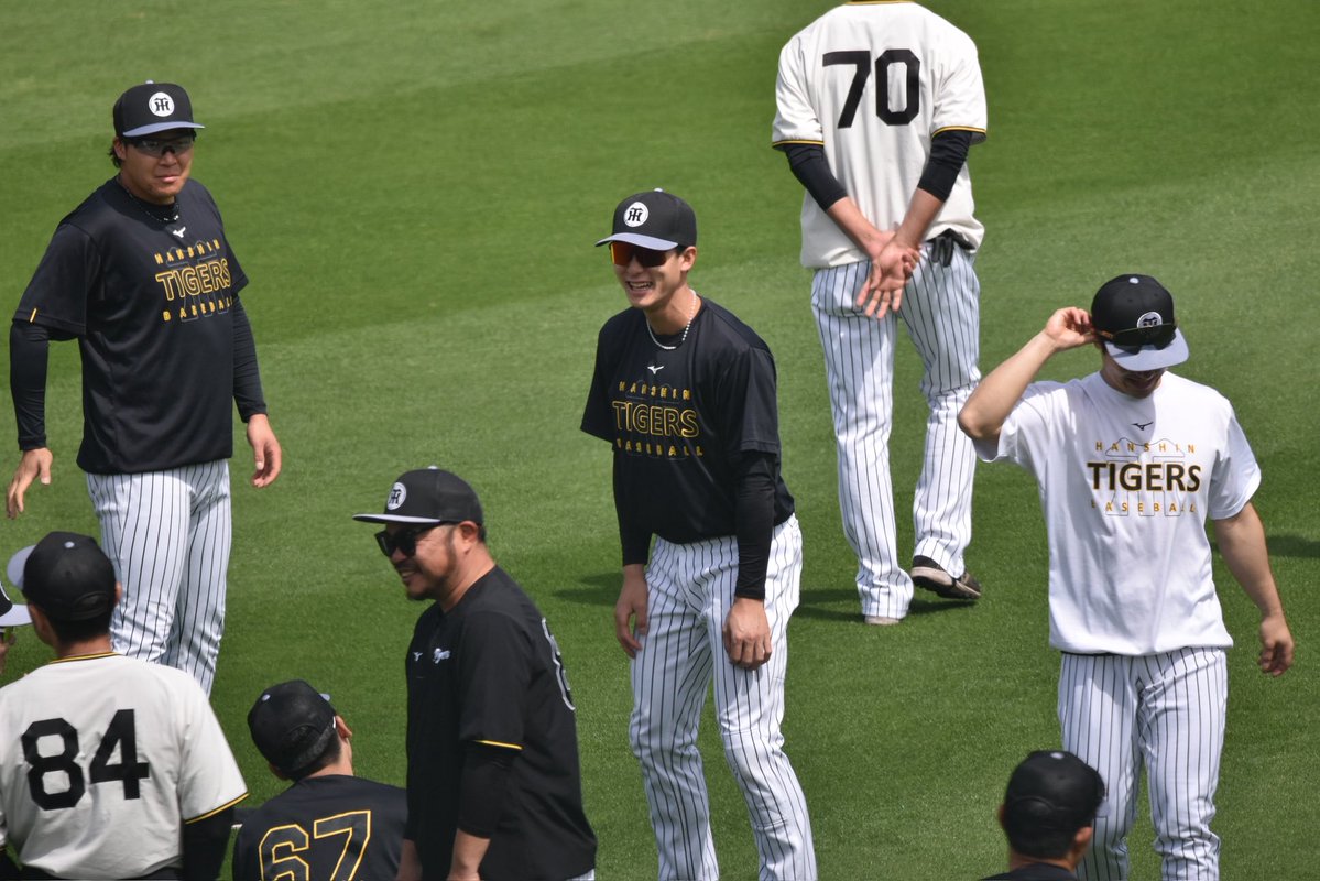 𝓡 ︎︎☺︎ tweet media