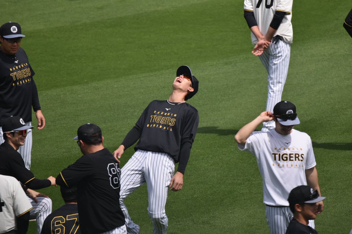 𝓡 ︎︎☺︎ tweet media